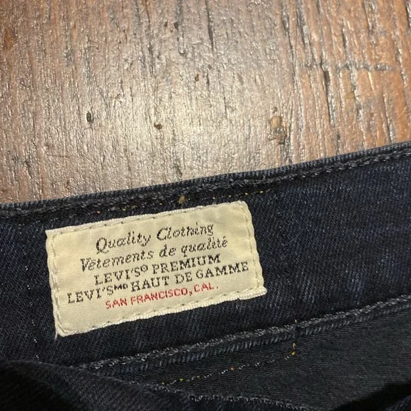 Levi’s Shaping Skinny Jeans — size 31 - Picture 6 of 8